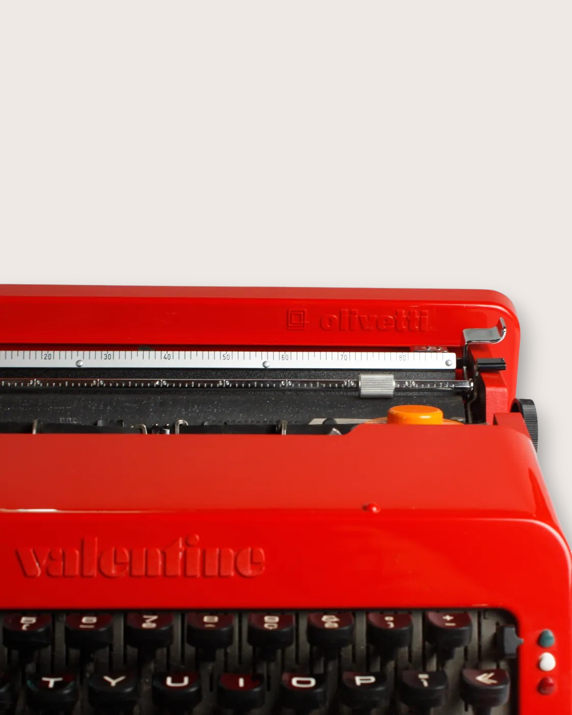 Macchina da scrivere Valentine – Ettore Sottsass, Perry A. King e Alberto Leclerc per Olivetti