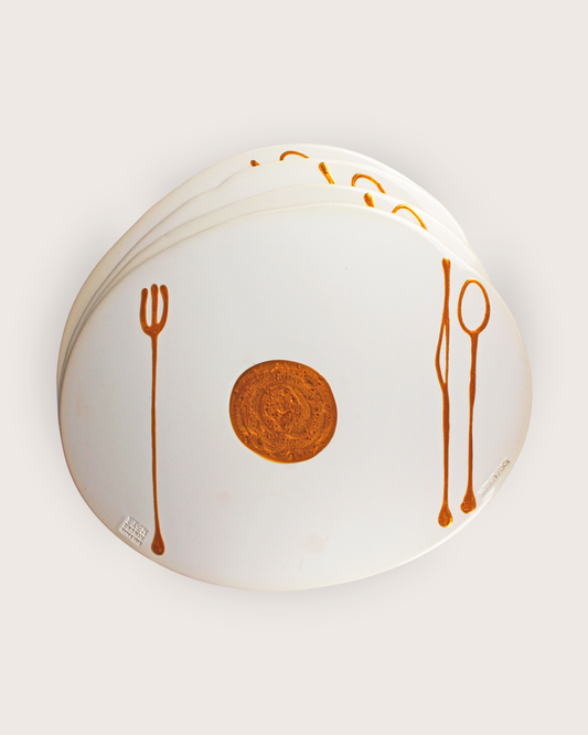 Set di 4 tovagliette Table-Mates bianche con decori oro – Gaetano Pesce per Fish Design