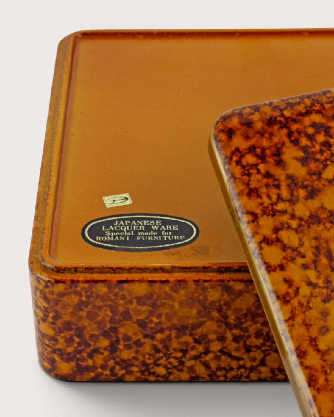 Kara-nuri Lacquer Box – Romani Furniture