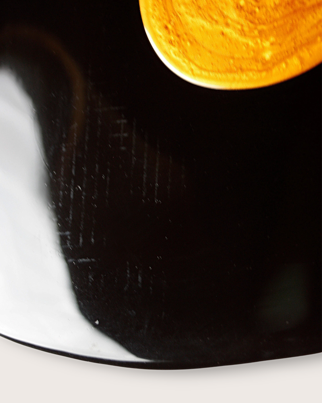 Set di 2 tovagliette Table-Mates nere con decori oro – Gaetano Pesce per Fish Design