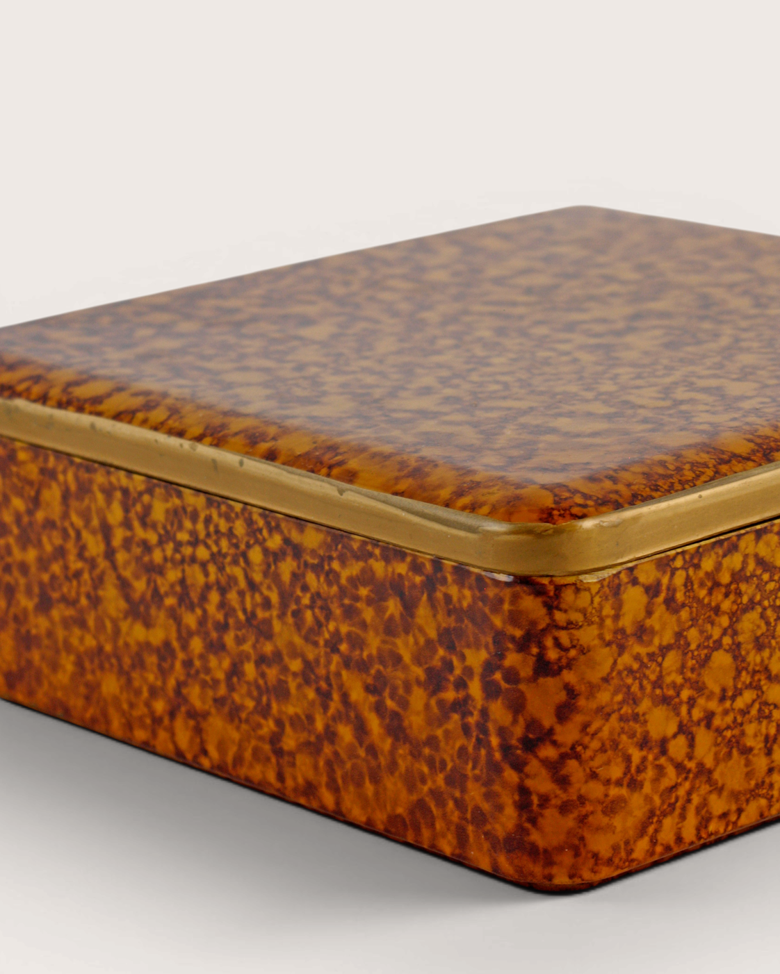 Kara-nuri Lacquer Box – Romani Furniture